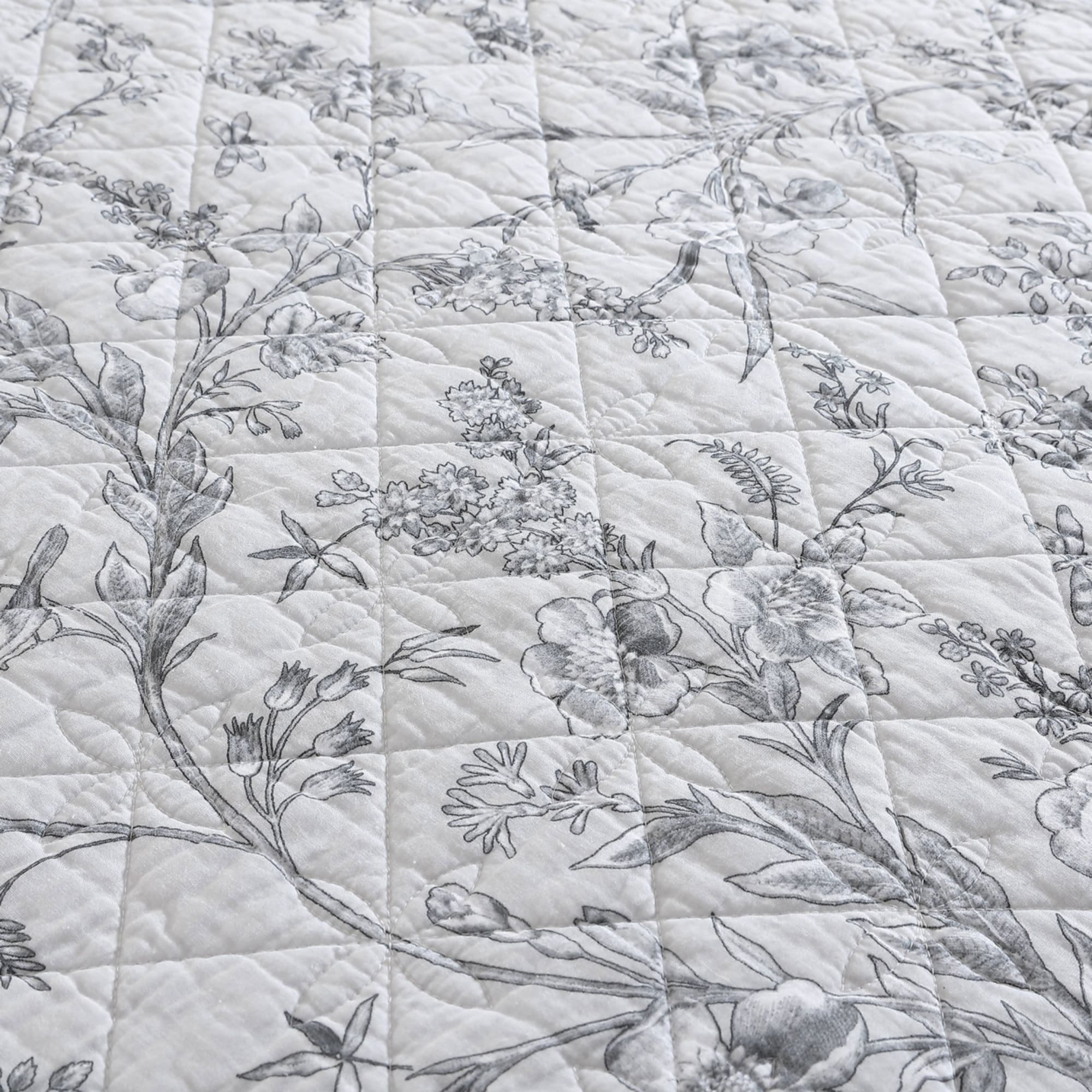 Laura Ashley Branch Toile Printed Coverlet Set Queen/King Kitchen